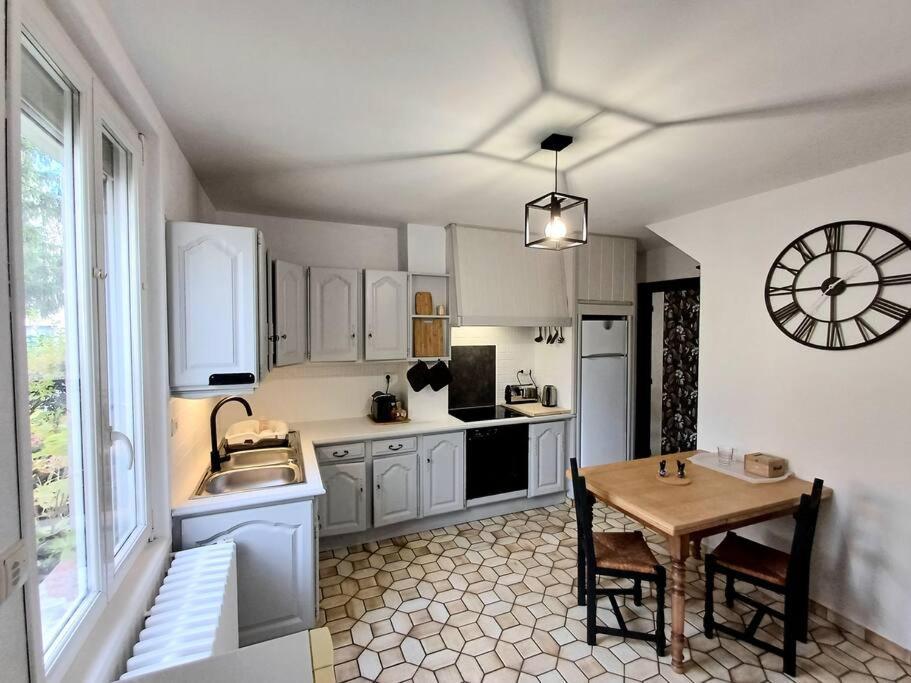 Maison De Village Avec Jardin Torpes  외부 사진